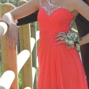 Gorgeous prom/formal dress you will love!